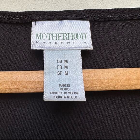 Motherhood Maternity Black with Red White Floral Pattern Short Sleeve Top M - Picture 2 of 5